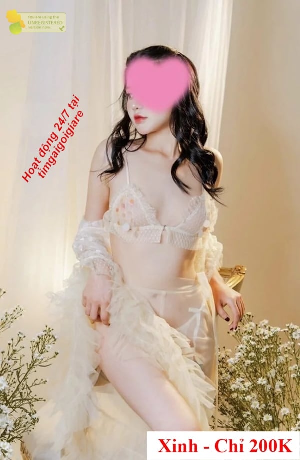 Em gái gọi Huỳnh Diệu Châu Body Đồng Hồ Cát, Ngực To Nóng Bỏng Chiều Khách hình 4